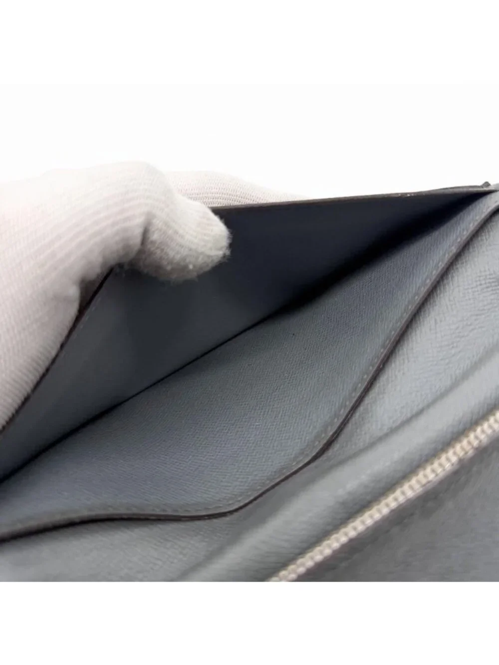 Louis Vuitton Portefeuille Brazza Taiga Leather Gray Bifold Wallet